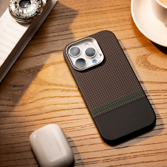 Θήκη BENKS Kevlar Magnetic Armor Pro Prestige 600D Y066 για MagSafe με ενεργό κουμπί για iPhone 16 Pro Max