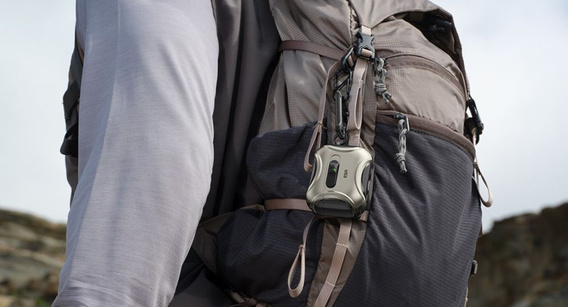 Θήκη ακουστικών με MagSafe ESR Cyber FlickLock για Apple AirPods Pro 3